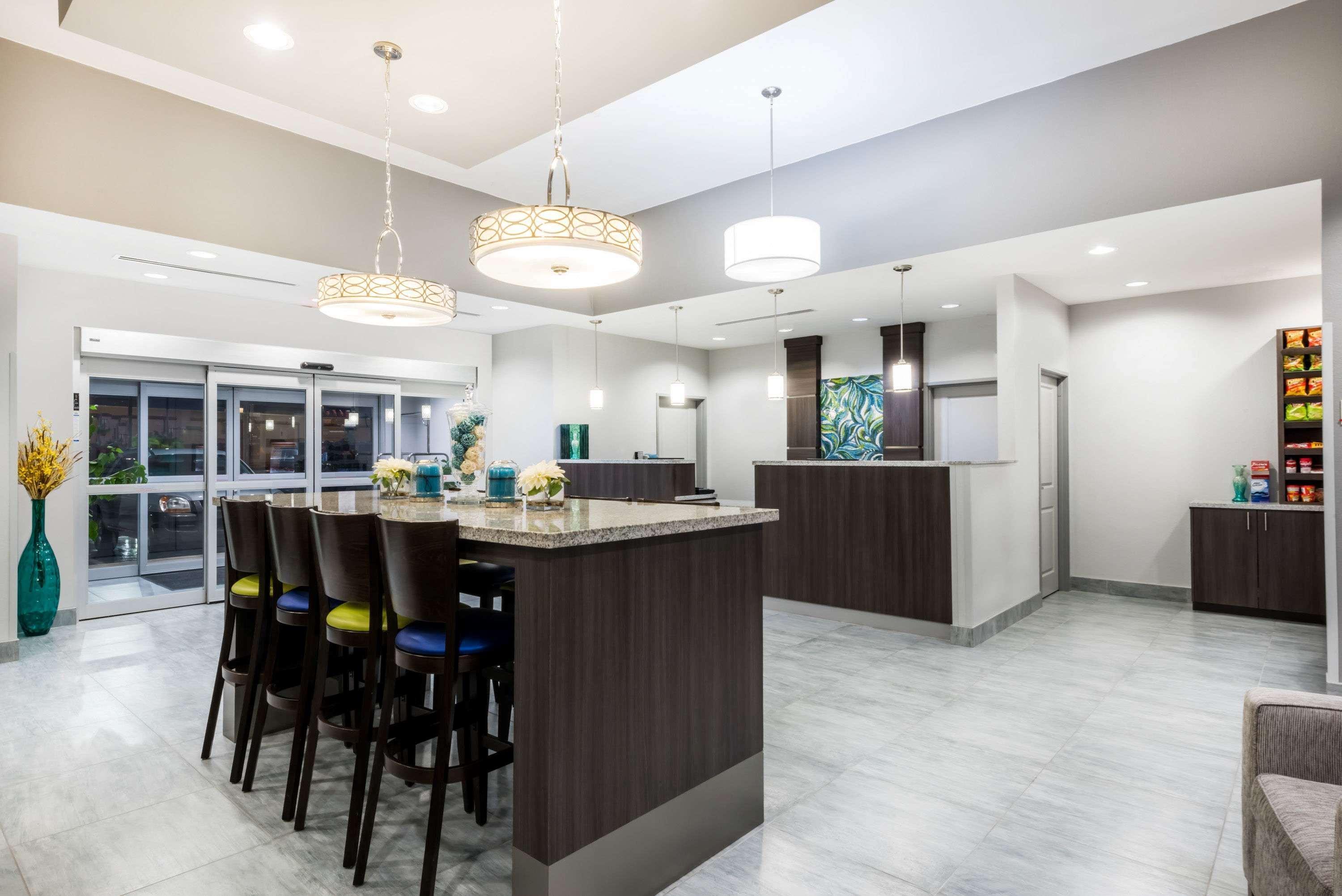 Hawthorn Extended Stay By Wyndham Мидланд Екстериор снимка