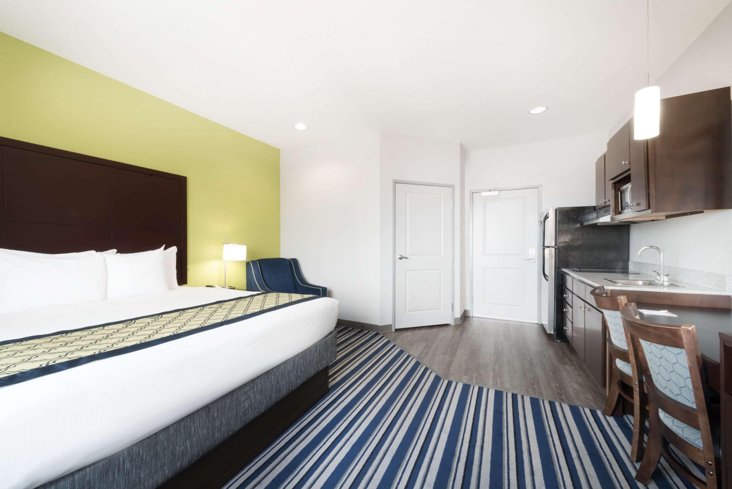 Hawthorn Extended Stay By Wyndham Мидланд Екстериор снимка