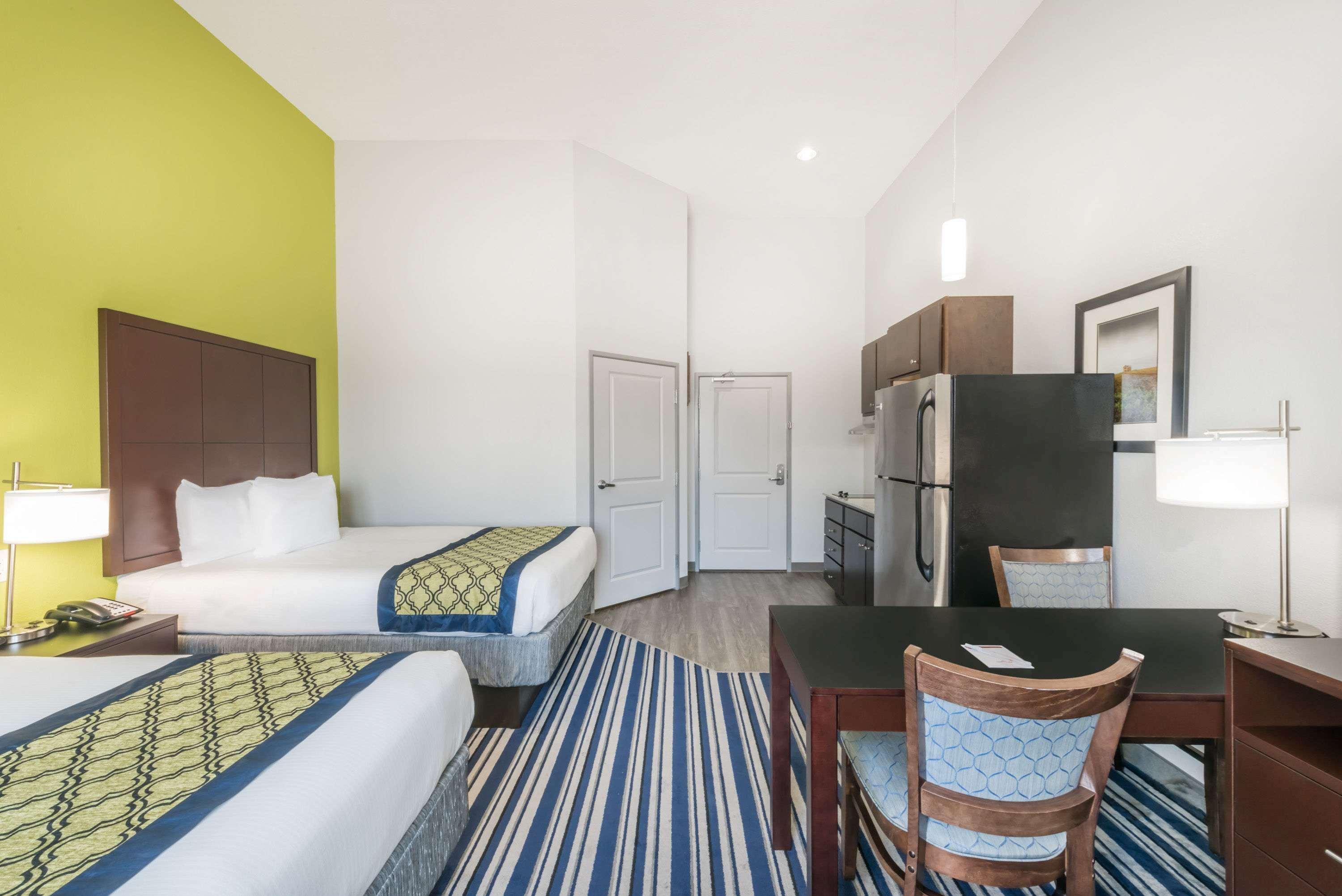Hawthorn Extended Stay By Wyndham Мидланд Екстериор снимка
