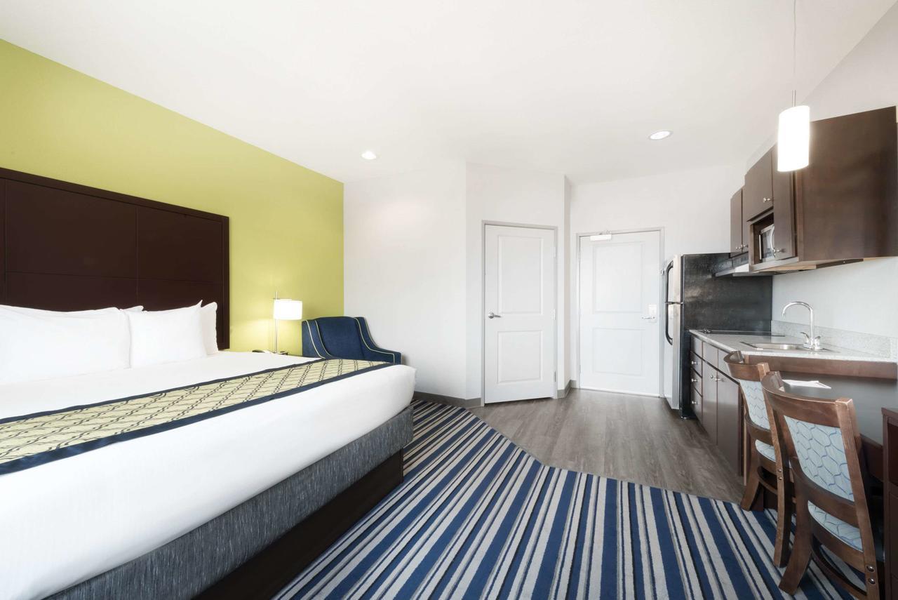 Hawthorn Extended Stay By Wyndham Мидланд Екстериор снимка