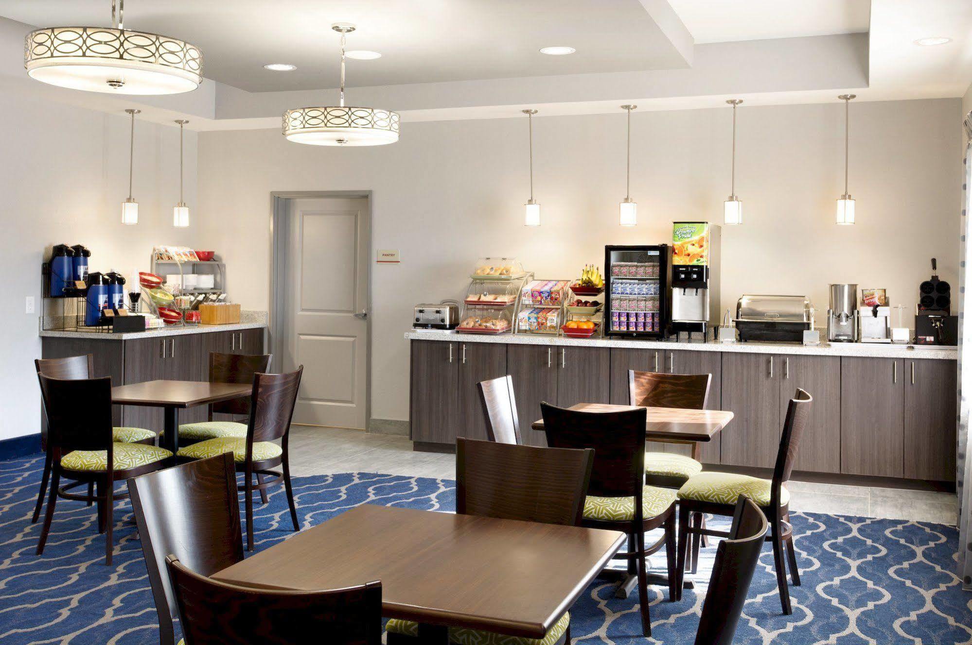 Hawthorn Extended Stay By Wyndham Мидланд Екстериор снимка